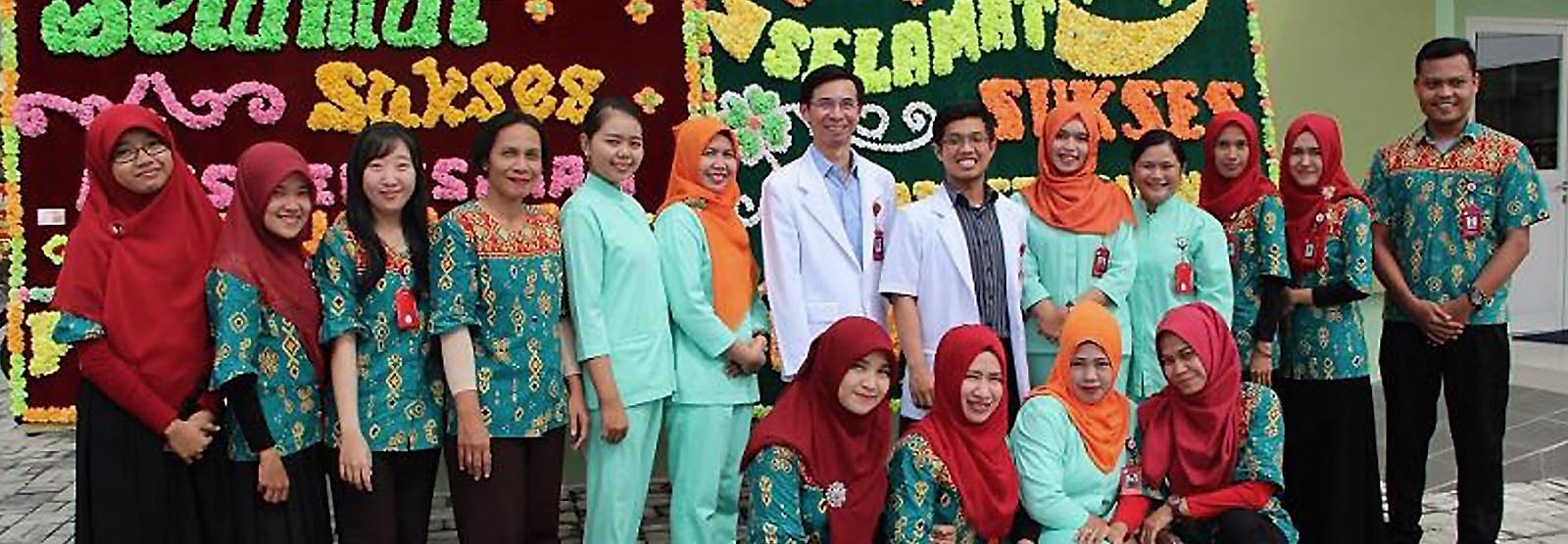             Pelayanan dengan sepenuh hati 